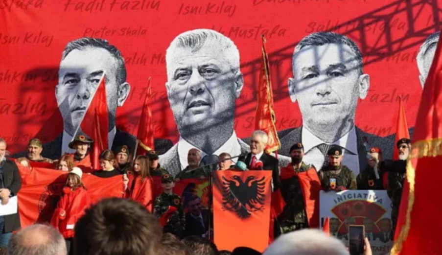 Huffpost në gjuhën italiane shkruan për Hagën: Thaçi konsiderohet si një nga etërit e Kosovës, procesi ndaj tij surreal Huffpost në gjuhën italiane shkruan për Hagën: Thaçi konsiderohet si një nga etërit e Kosovës, procesi ndaj tij surreal