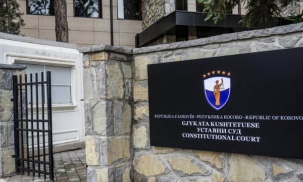 “Ligjvënia e përshpejtuar veç në rrethana të jashtëzakonshme”, si e arsyetoi Kushtetuesja rrëzimin e ligjeve të miratuara nga VV