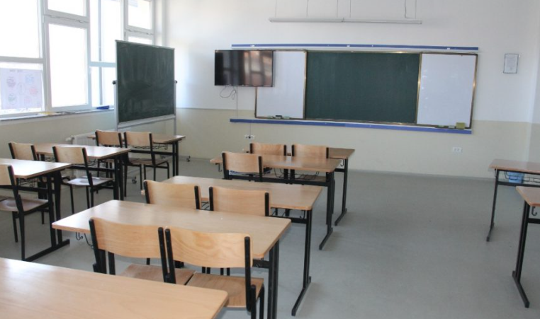 Bie numri i nxënësve dhe studentëve në dy vitet e fundit në Kosovë