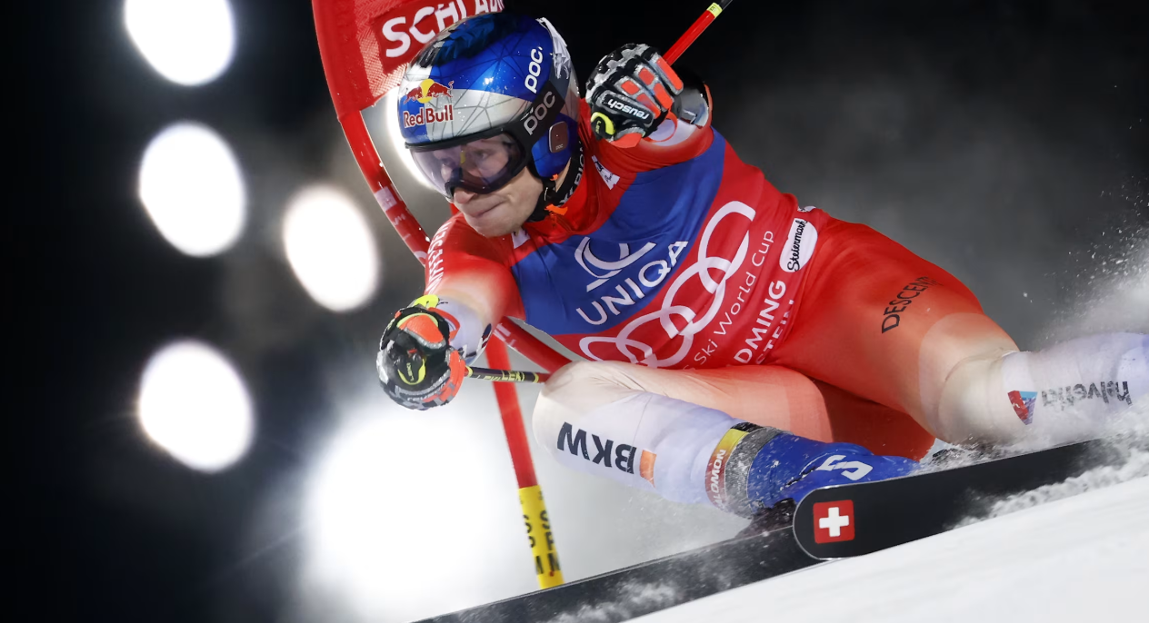 Marco Odermatt: “Sapo vesh kostumin e garës, shndërrohem në një bishë”