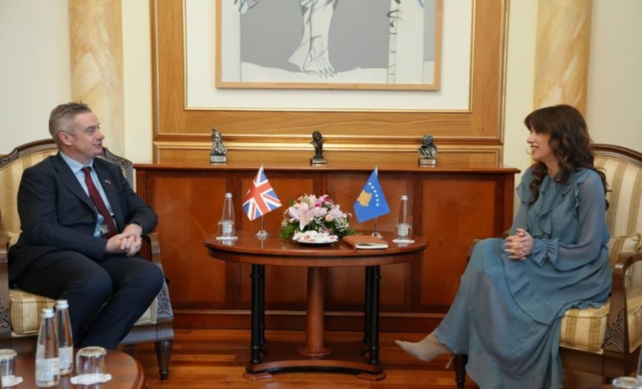 Ambasadori britanik takon Haxhiun, diskutojnë për buxhetin dhe zgjedhjet presidenciale