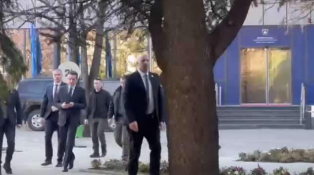 Kurti flet para takimit me Hamzën: Do të bëjë përpjekje maksimale që javën e ardhshme gjithçka të finalizohet me sukses Kurti flet para takimit me Hamzën: Do të bëjë përpjekje maksimale që javën e ardhshme gjithçka të finalizohet me sukses