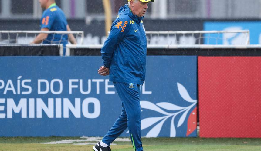 Ancelotti synon të qëndrojë gjatë te Brazili: Më pëlqen puna që bëj, besoj se do rinovoj kontratën