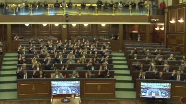 Kuvendi i Kosovës miraton rezolutën për mbrojtjen e krerëve të UÇK-së