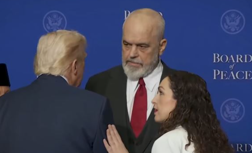 Trumpi bisedë të veçantë me Osmanin dhe Ramën pas Bordit të Paqes