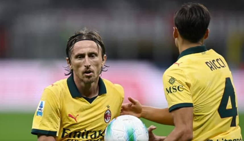 Jashari dhe Riçi marrin leksione nga Modriç, Milani merr masat nëse ikën kroati