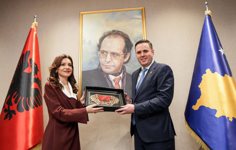 Abdixhiku dhe Spiropali diskutojnë për Kosovën, Shqipërinë dhe rrugën drejt BE-së