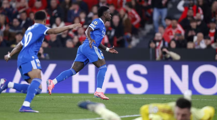 Vinicius hero dhe polemika në Lisbonë, Real Madridi mund Benfica-n, fitojnë edhe Dortmund dhe PSG