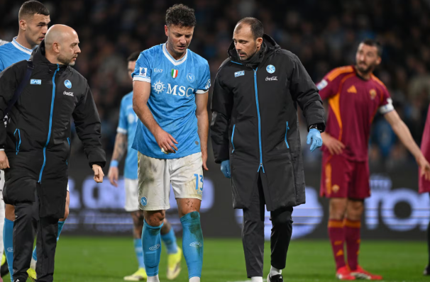 Napoli dhe Roma ndajnë pikët në derbin e zjarrtë italian, lëndohet Rrahmani Napoli dhe Roma ndajnë pikët në derbin e zjarrtë italian, lëndohet Rrahmani