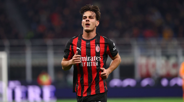 Moment i artë për Jasharin, nga stoli në qendër të mesfushës së Milanit