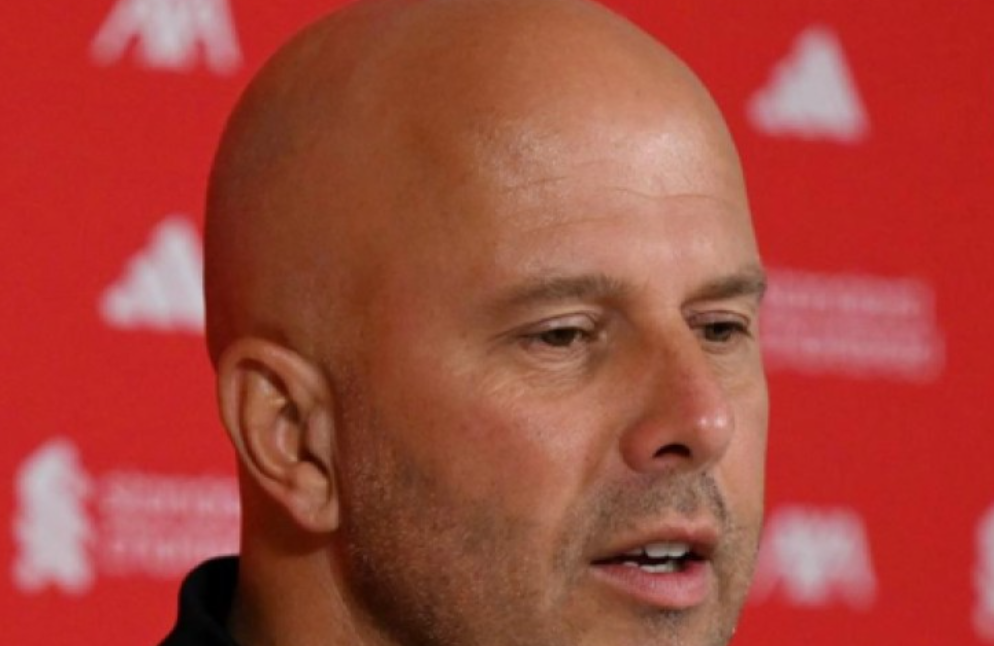 Arne Slot pranon: Liverpool nuk po i përmbush standardet e klubit