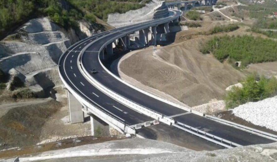 Ka nisur qe 6 vjet, ende pa datë se kur përfundon autostrada Shkup -Bllacë, e gjatë vetëm 12 km
