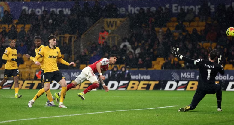 Wolves ndal Arsenalin në një barazim dramatik