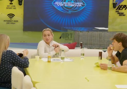 Aurora-Elijonës për Klodin: Ky do të të lutet jashtë