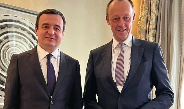 Merz uron Kurtin: Merrni vendimet e duhura për integrimin euroatlantik të Kosovës
