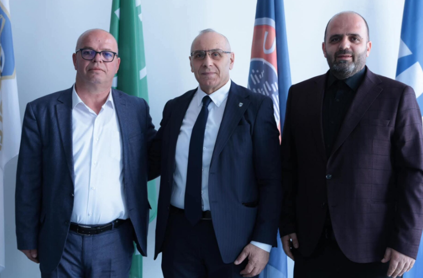 Latifi takon kryetarin e FFK-së, nga i cili merr përkrahje për infrastrukturën sportive Latifi takon kryetarin e FFK-së, nga i cili merr përkrahje për infrastrukturën sportive