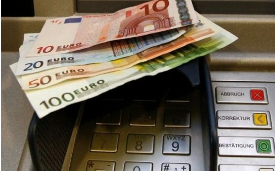 Kurti në mbledhje të partisë thotë se paga e 13’të shpërndahet në fund të muajit