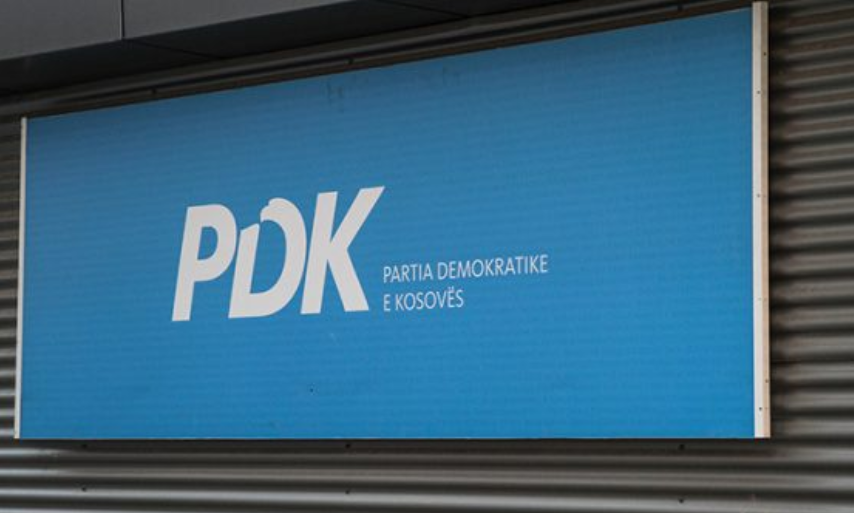 PDK reagon për ekspozitën: Haga nga jashtë po tenton ta rishkruaj historinë, nga brenda një gjë e tillë po bëhet me para të shtetit
