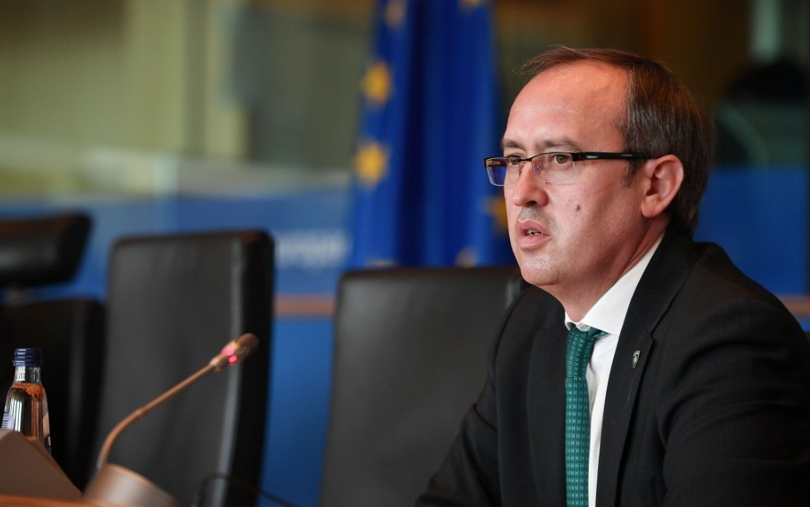 Hoti: Qeveria po merret me normalizimin e strukturave paralele