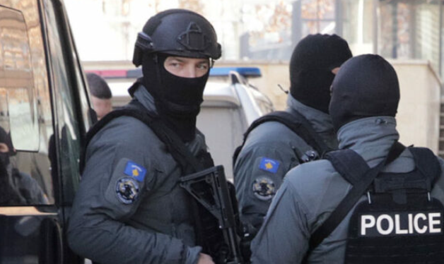 Aksion i Policisë dhe Prokurorisë kundër fajdes në Prizren, dëmi ndaj viktimës arrin 700 mijë euro, të dyshuarit kërkuan 450 mijë euro shtesë