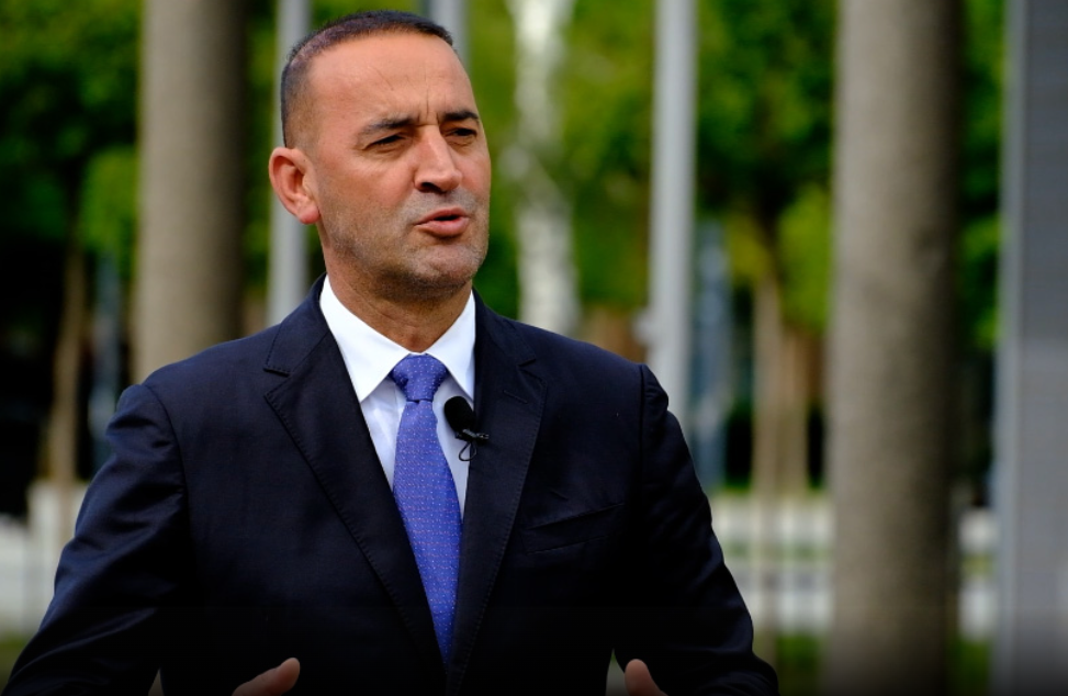 Deklarata e Rashiqit për tokën që iu transferua Manastirit të Deçanit, Haradinaj: Nëse Kurti s’e demanton, më shumë se tradhti kombëtare