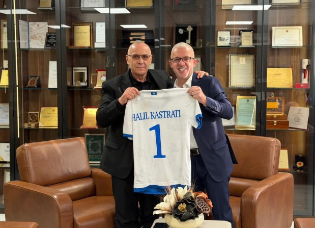 Presidenti Ademi merr pjesë në iftar me hoxhë Halil Kastratin në Shtëpinë e të Moshuarve: Ishte një mbrëmje shumë domethënëse dhe plot emocione