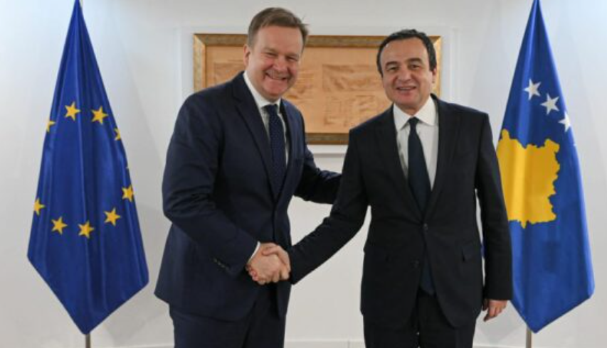 Kompromiset e sotme të Kurtit, AFP: Kosova shtyn ligjin kontrovers, rrezikohej destabilizimi i marrëdhënieve