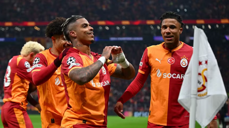 Galatasaray mposht Liverpoolin në Stamboll Galatasaray mposht Liverpoolin në Stamboll