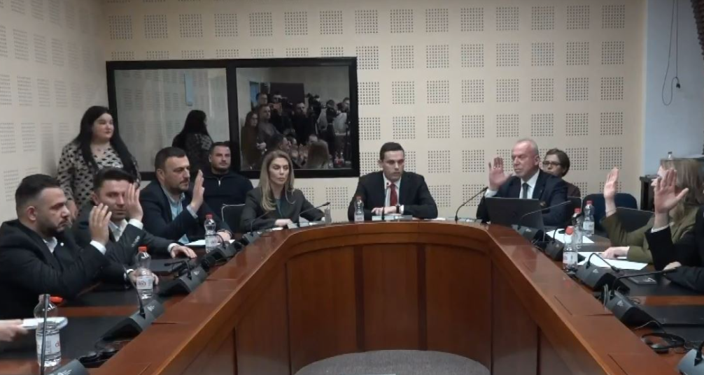 Kalojnë në Komision amandamentet për zgjedhjen e presidentit nga populli