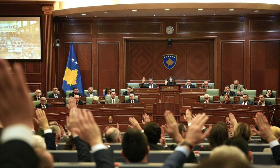 Kriza për presidentin: Opozita pret verdiktin e Kushtetueses para dialogut me Kurtin