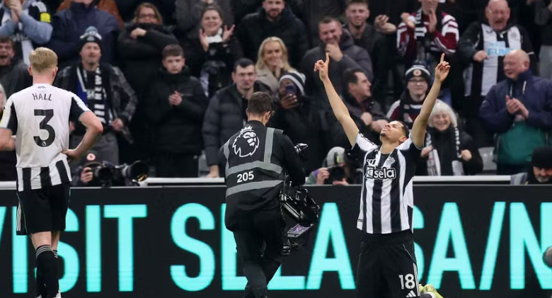 Newcastle mposht Manchester Unitedin në një sfidë drithëruese
