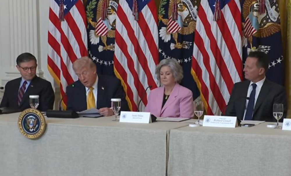 Trump lavdëron Grenellin: Ka bërë një punë të jashtëzakonshme, nuk u shkarkua nga detyra