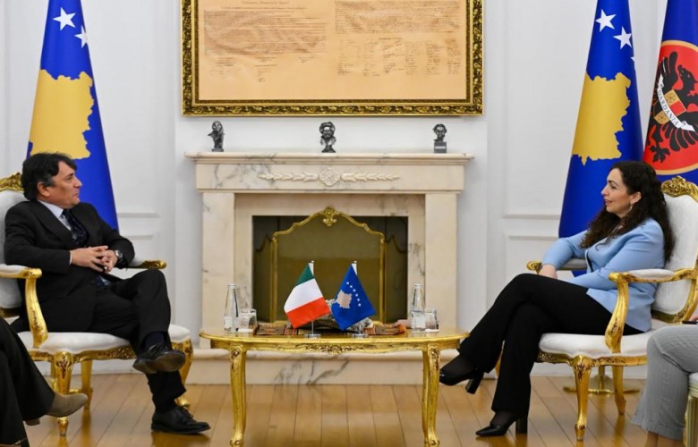 Osmani pret në takim diplomatin italian Antonini, në fokus zhvillimet politike në vend