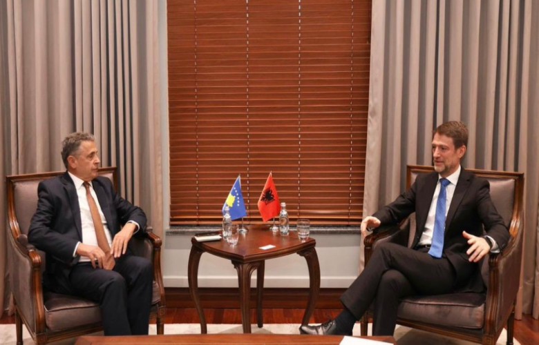 Hoxha: Kosova, prioritet kryesor i politikës së jashtme të Shqipërisë