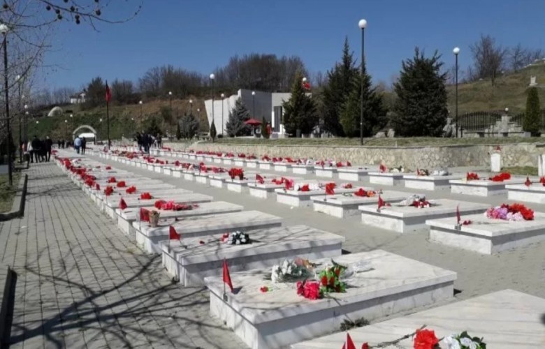 27 vjet nga masakrimi i 243 shqiptarëve në Krushë të Madhe 27 vjet nga masakrimi i 243 shqiptarëve në Krushë të Madhe
