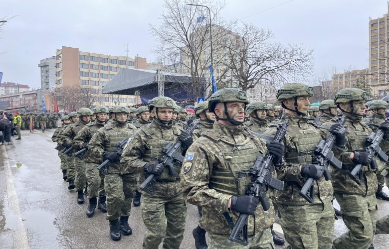 Maqedonci u bën thirrje të rinjve të aplikojnë për rekrutim në FSK