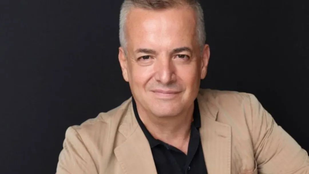 Paralelet e futbollit me futbollin.. dhe kombin