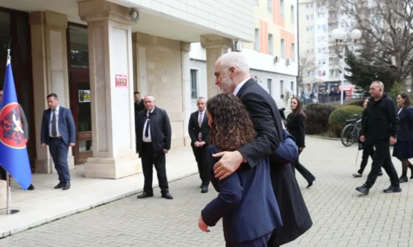 Osmani Kurtit: Ku i ke dëshmitë e faktet se Presidentja është përfshirë në komplot me Edi Ramën e Aleksandër Vuçiqin