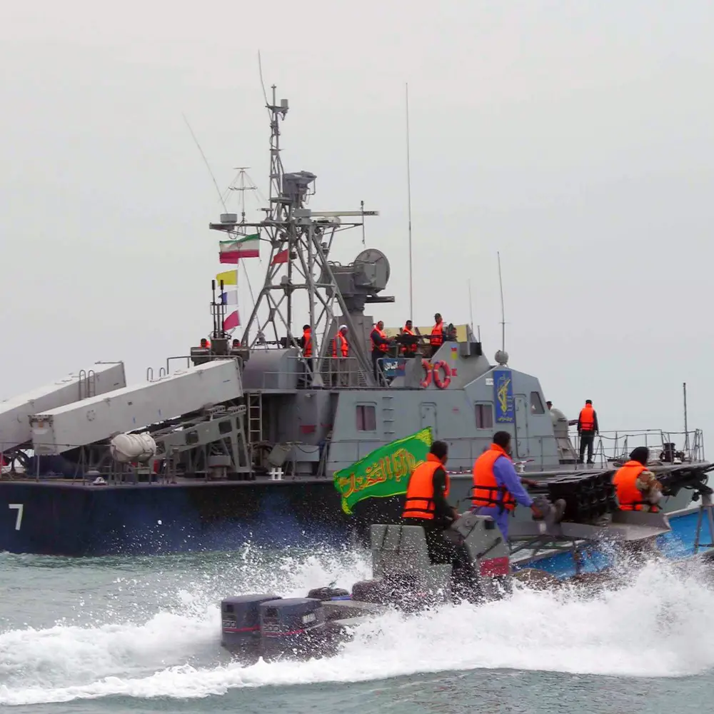 Të paktën 140 vetë rezultojnë të zhdukur pas fundosjes së anijes iraniane pranë Sri Lankës