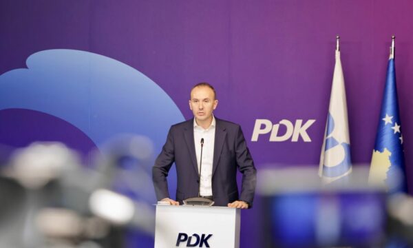 Çmimet e naftës, Mustafa i PDK’së: Qeveria po qëndron spektator, të ulën menjëherë taksat mbi derivatet