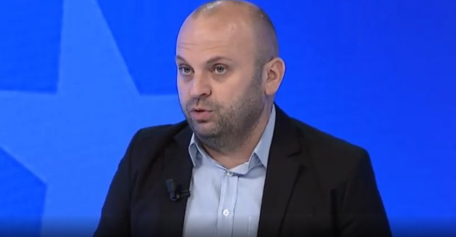 Mushkolaj i reagon Vjosa Osmanit: Ligjëratë nga shkatërruesja e LDK-së