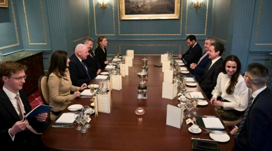 Kurti në Londer pritet nga Coaker, diskutojnë për fushën e mbrojtjes