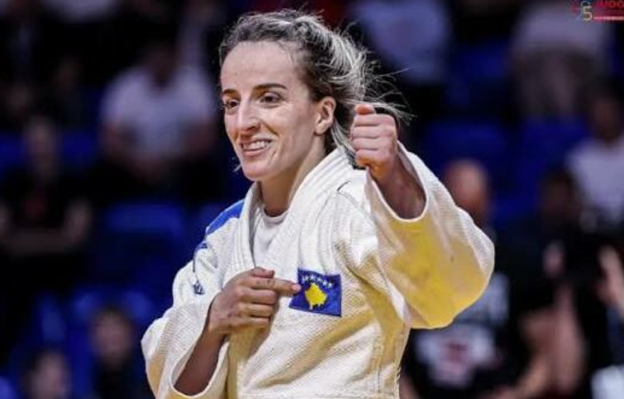 Distria Krasniqi mbretëreshë e Evropës, vishet me ar