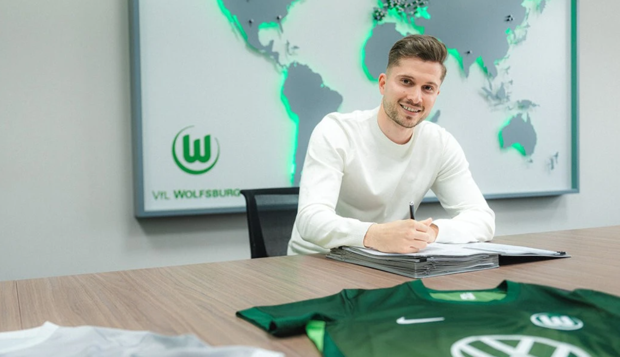 Elvis Rexhbeçaj zyrtarisht rikthehet te Wolfsburg