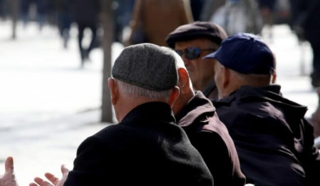 Ekzekutohen pagesat për veteranë, pensione të përkohshme dhe ato familjare