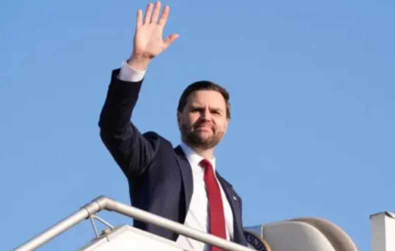 Kronologji e BBC: Ngushtica e mbyllur, kërcënimet e Trump dhe negociatat SHBA-Iran