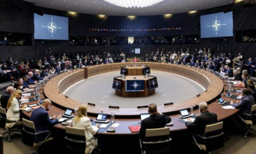 Ulutas i falënderon aletatët në NATO që po e mbajnë KFOR’in të pajisur dhe të përgatitur mirë