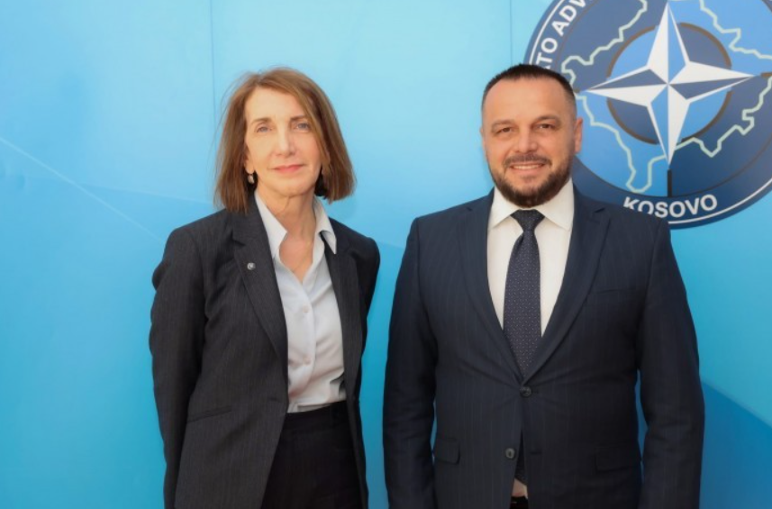 Maqedonci pret zyrtaren e NATO-s, diskutohet për sfidat e sigurisë dhe rolin e Aleancës në rajon