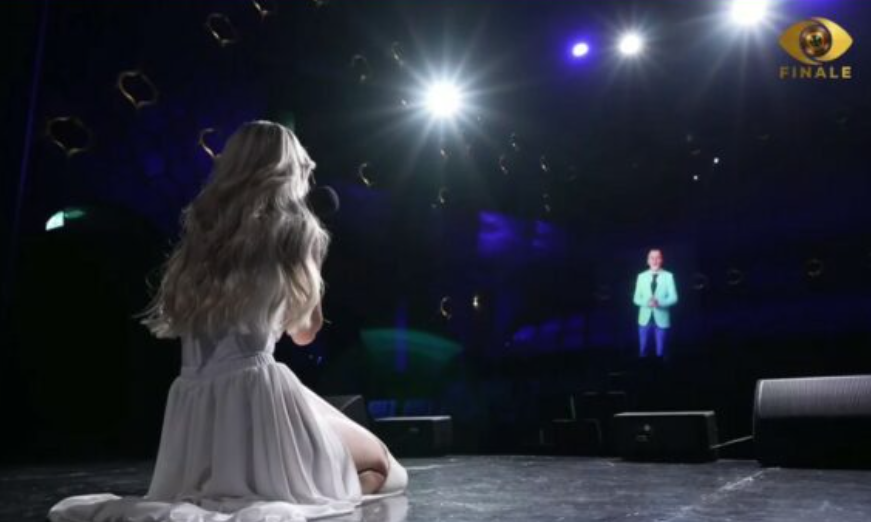 Emocione për Selin, finalistja ‘shpërthen’ në lot pas mesazhit nga babai i saj: “Më bëre të vishem sërish me kostum”