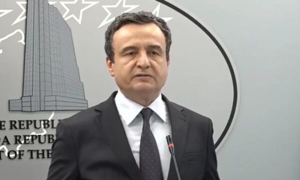 E akuzuan për puç e shkelje kushtetuese, Kurti përgjigjet: Sjelljet e opozitës janë joshtetërore dhe anti-institucionaliste